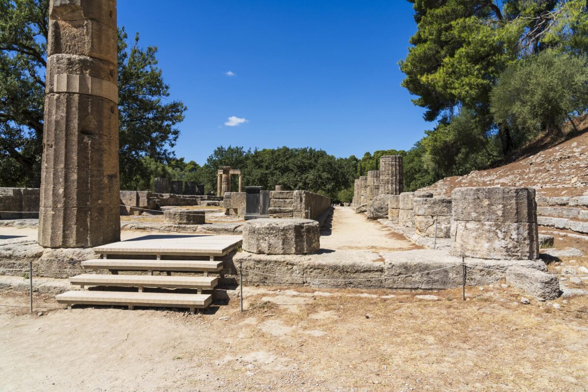 Antik Yunanistan’da olimpiyat oyunlarının düzenlendiği Olympia bölgesindeki Zeus Tapınağı kalıntıları